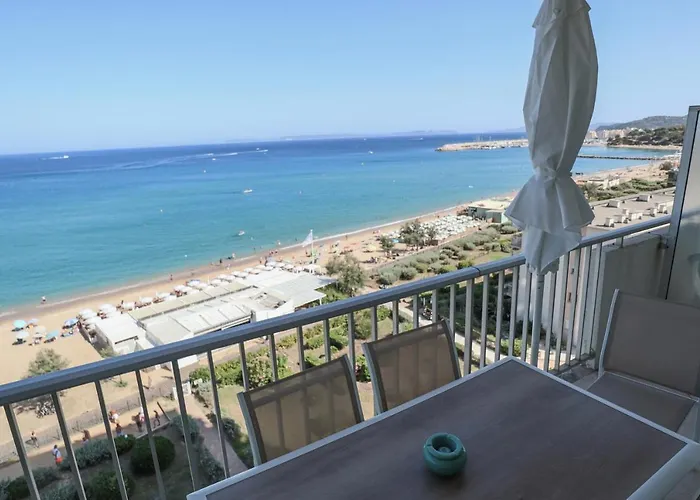 Apartment Bord De - En Front De Le Lavandou